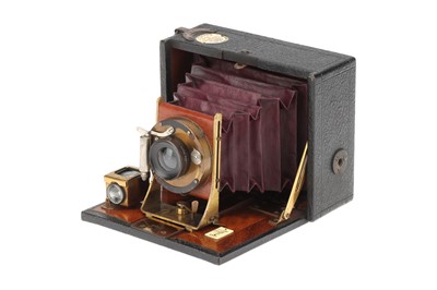 Lot 702 - A J. Lizars Challenge Model G. Camera