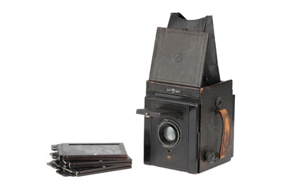 Lot 655 - A Thornton Pickard Junior Special Ruby Reflex Camera