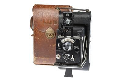 Lot 517 - A Newman & Guardia Sibyl Excelsior Folding Camera