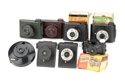 Lot 647 - A Large Selection of Bakelite Cameras