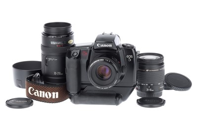 Lot 433 - A Canon EOS 5 SLR Camera