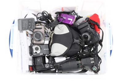 Lot 666 - A Selection of Digital Cameras