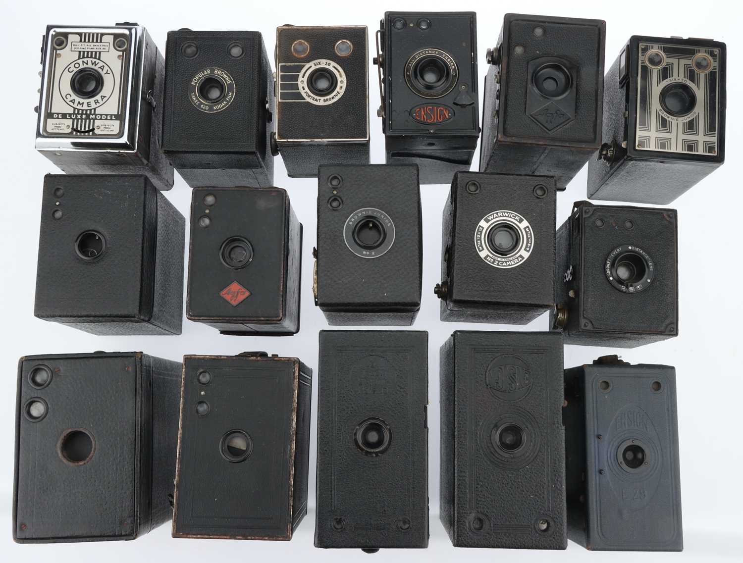 Lot 585 - A Selection of Box Type Cameras,