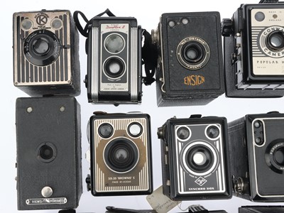 Lot 586 - A Selection of box Type Cameras