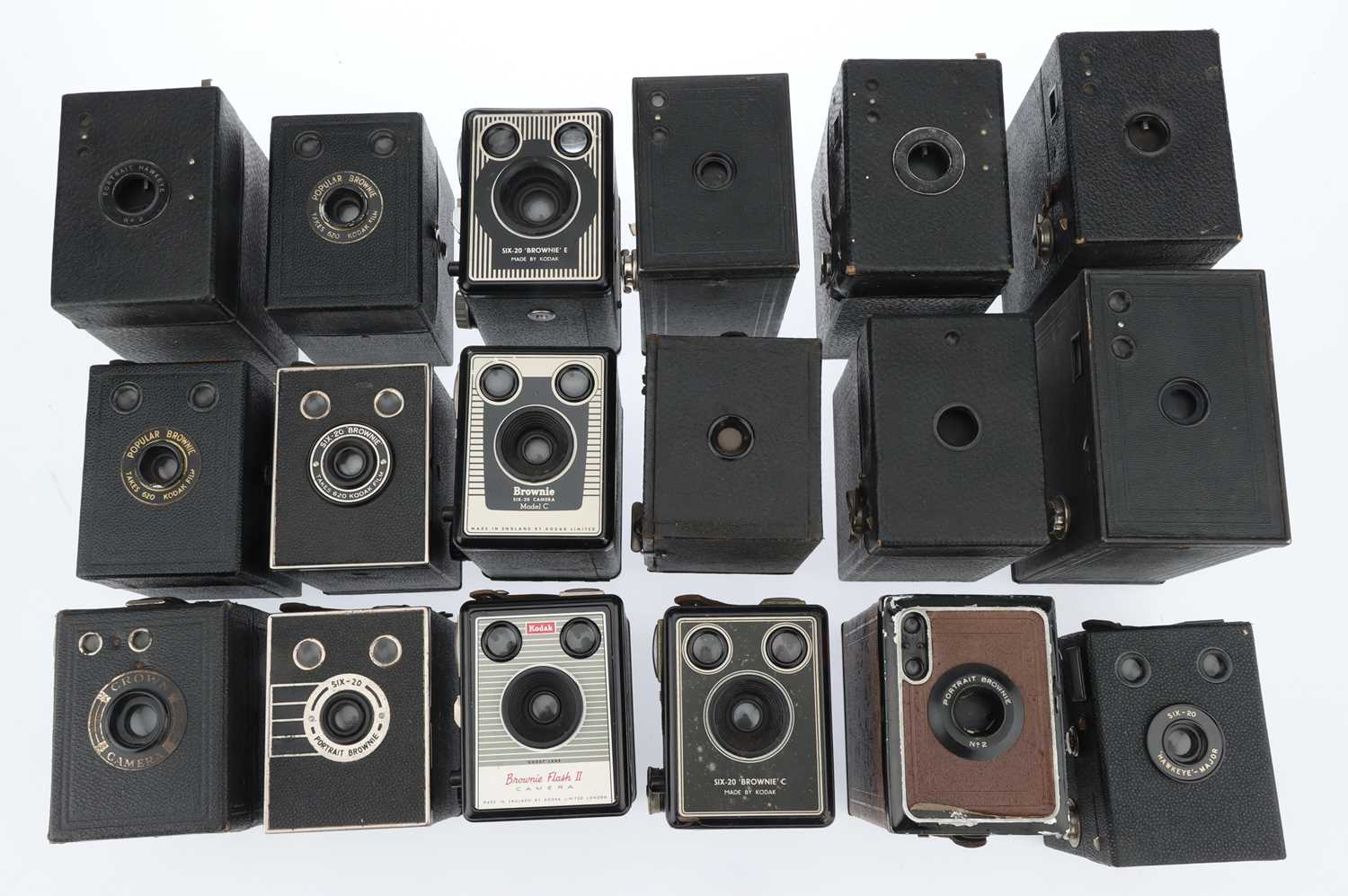 Lot 562 - A Selection of Box Type Cameras,