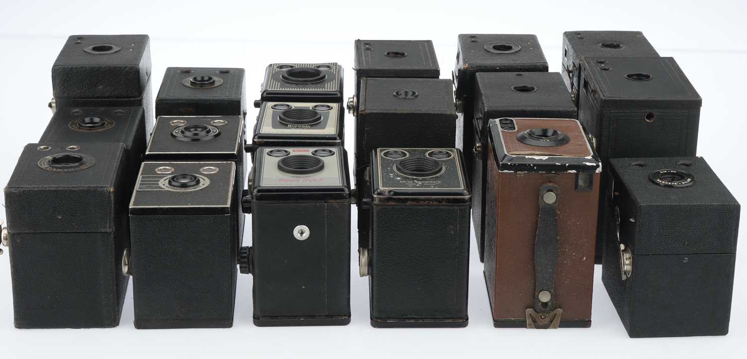 Lot 562 - A Selection of Box Type Cameras,
