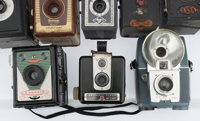 Lot 557 - A Mixed Selection of Box Type Cameras