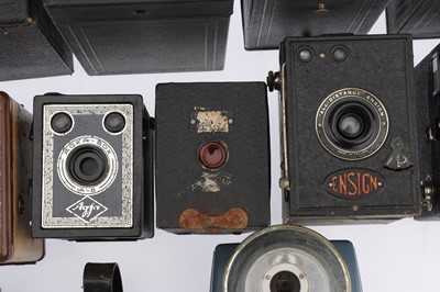 Lot 557 - A Mixed Selection of Box Type Cameras