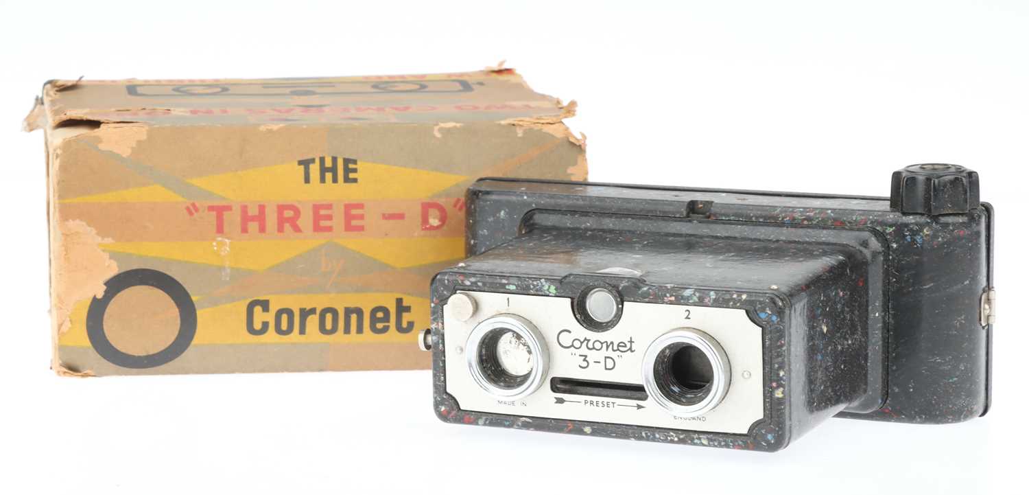 Lot 559 - A Coronet Three-D Camera