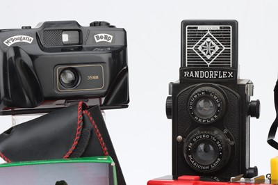 Lot 296 - A Mixed Selection of Toy & Novelty Cameras