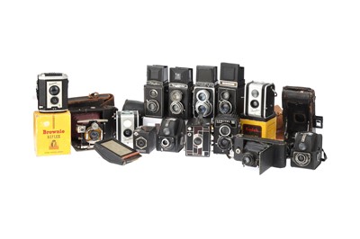 Lot 553 - A Mixed Selection of Cameras