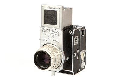 Lot 1223 - An Ihagee Exakta 66 (Post-War) Vertical SLR Camera