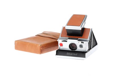 Lot 538 - A Polaroid SX-70 Land Camera