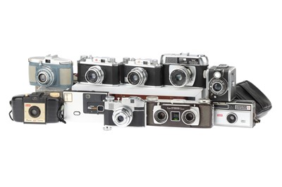 Lot 573 - A Mixed Selection of Cameras