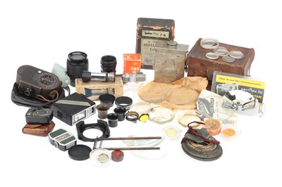 Lot 718 - A Selection of Camera Accessories & Sundries