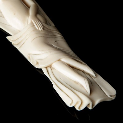 Lot 59 - A Fine Chinese Ivory Carving of a Doctor's Lady