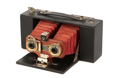 Lot 1232 - A Kodak Brownie No.2 Stereo Roll Film Camera