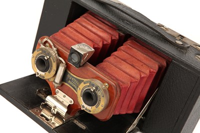 Lot 1232 - A Kodak Brownie No.2 Stereo Roll Film Camera