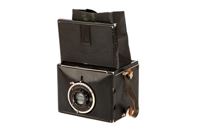 Lot 1240 - A Mentor Goltz & Breutmann Mentor-Compur-Reflex Camera