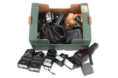 Lot 727 - A Selection of Camera Flash Guns