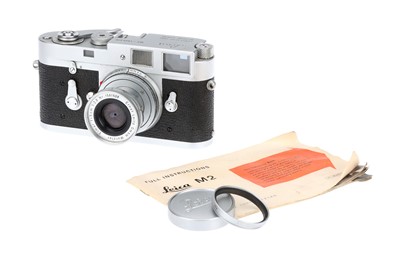 Lot 324 - A Leica M2 Rangefinder Camera