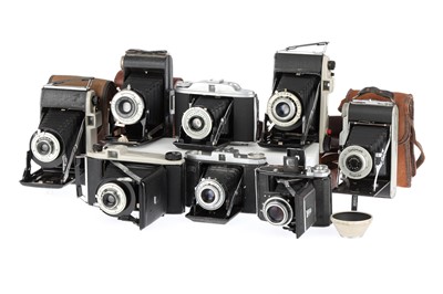 Lot 532 - A Selection of Cameras