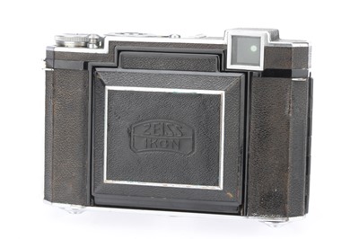 Lot 523 - A Zeiss Ikon Super Ikonta 532/16 Rangefinder Camera