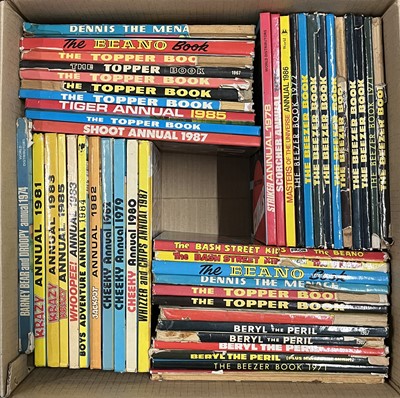 Lot 100 - Large Collection of Vintage Beano & Dandy Albums
