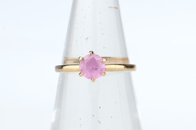 Lot 205 - 10 ct Gold Rose Quartz Solitaire Ring