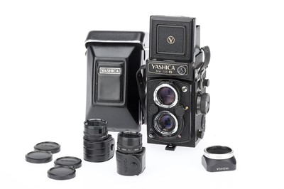 Lot 462 - A Yashica Mat-124 G Medium Format TLR Camera