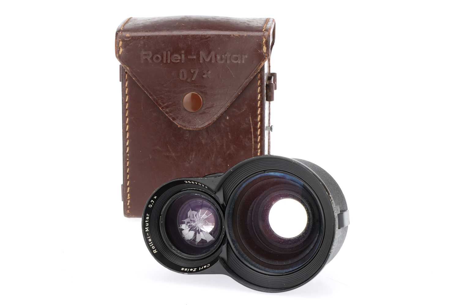 Lot 722 - A Rollei-Mutar 0.7x Rolleiflex Wide Angle Attachment