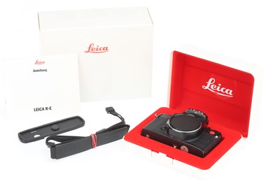 Lot 329 - A Leica R-E 35mm SLR Camera