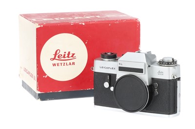 Lot 330 - A Leitz Leicaflex SL 35mm SLR Camera