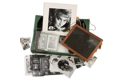 Lot 102 - A Quantity of 20th Century Photographs
