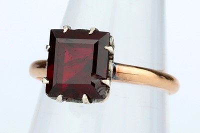 Lot 202 - A Pincess Cut Ruby Solitaire Ring