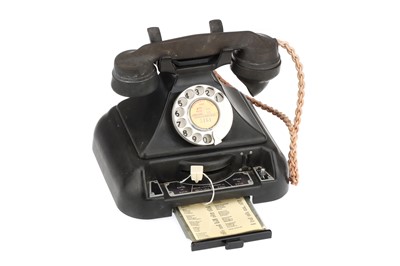 Lot 907 - A GEC Black Bakelite Telephone No. 248