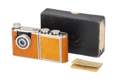 Lot 243 - A  Kunik Walter Petie Vanity Brown Leather Camera