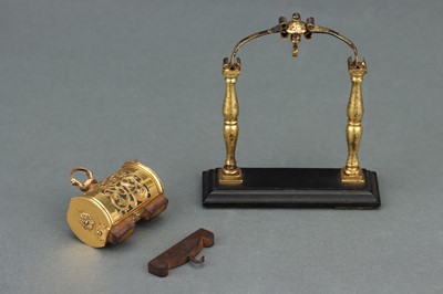 Lot 231 - An 18th  Century Gold Cased Lodestone