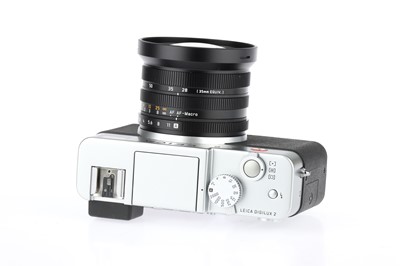 Lot 429 - A Leica Digilux 2 Compact Camera