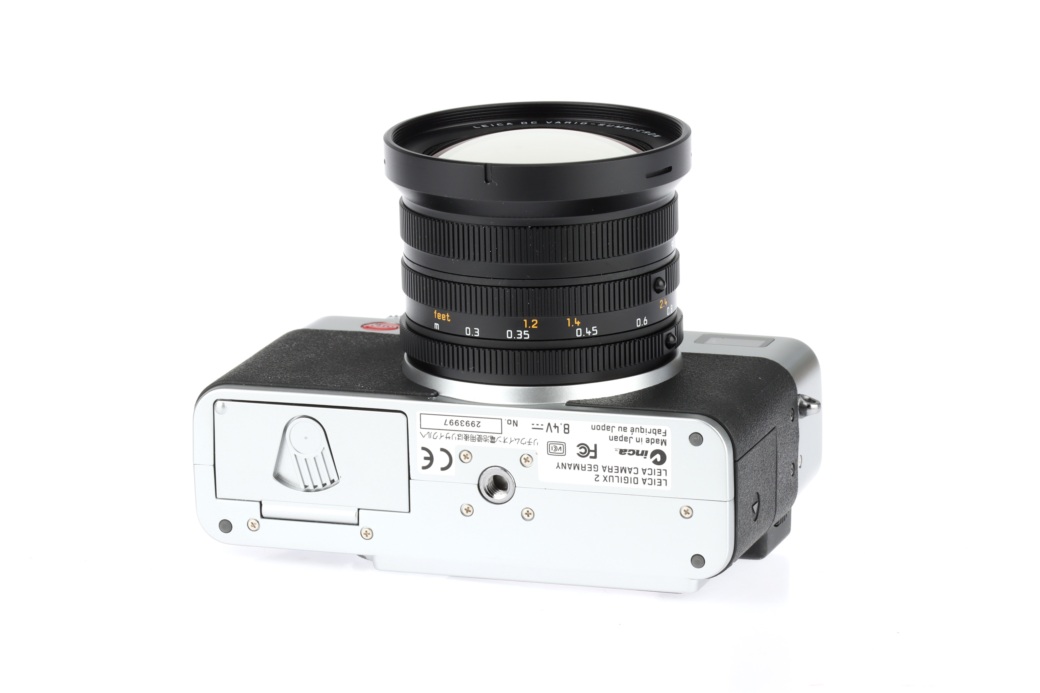 Lot 429 - A Leica Digilux 2 Compact Camera,