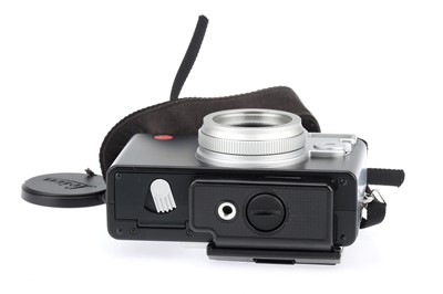 Lot 431 - A Leica Digilux 1 Compact Camera