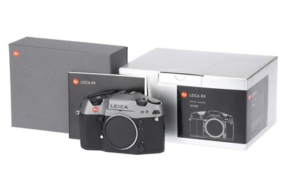 Lot 74 - A Leica R9 SLR Body