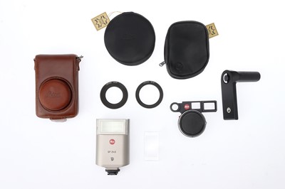 Lot 18 - Leitz Leica Accessories