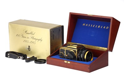 Lot 195 - A Hasselblad 2000FC/M '100 Years in Photography' Medium Format Camera