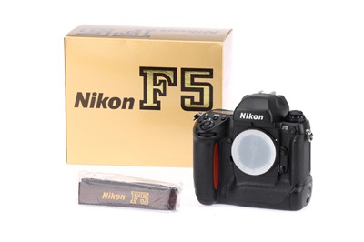 Lot 151 - A Nikon F5 Professional SLR Body