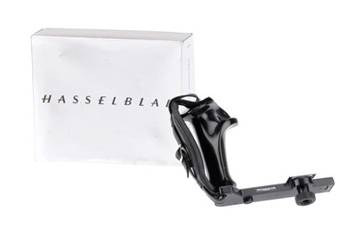 Lot 331 - A Hasselblad Flash Gun Bracket