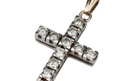 Lot 18 - 18 ct White Gold and Diamond Cross Pendant