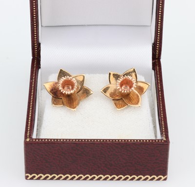 Lot 34 - A Pair of 9ct Gold Narcissus Head Errings