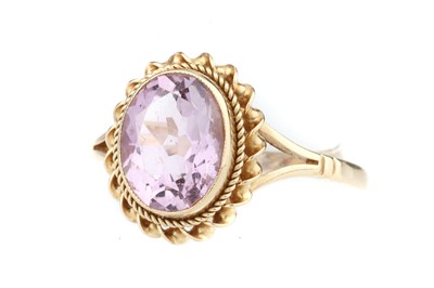 Lot 756 - Amethyst Solitaire Ring