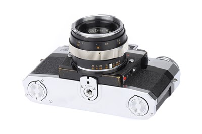 Lot 181 - A Zeiss Ikon Contarex Super SLR Camera